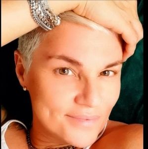 Meet your Posher, Annie